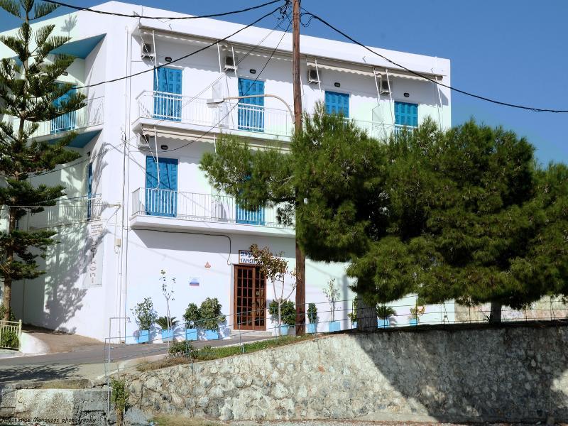 Paraskevas Boutique Hotel Тирос Экстерьер фото